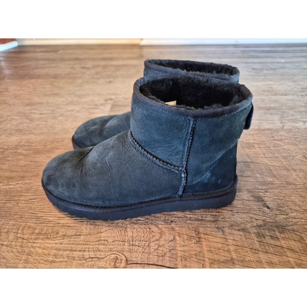 UGG Classic Mini II Black Suede Shearling Ankle Boots Womens 8